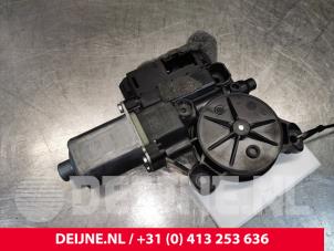 Used Door window motor Volkswagen Transporter T6 2.0 TDI DRF Price € 60,50 Inclusive VAT offered by van Deijne Onderdelen Uden B.V.