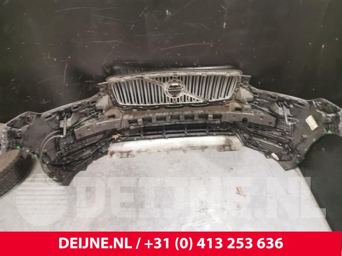 Front bumper Volvo XC90 II 2.0 T8 16V Twin Engine AWD 714 - 40000395