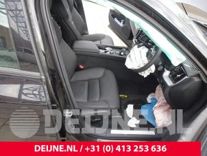 Usagé Siège avant droit Volvo XC60 II (UZ) 2.0 B4 16V AWD Prix € 225,00 Règlement à la marge proposé par van Deijne Onderdelen Uden B.V.
