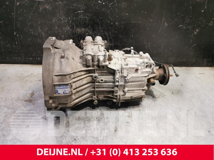 Boite de vitesses d'un Renault Maxity 3.0 DCI 150.35 2011