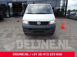 Usados Parabrisas Volkswagen Transporter T5 1.9 TDi Precio € 121,00 IVA incluido ofrecido por van Deijne Onderdelen Uden B.V.