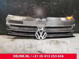 Używane Grill Volkswagen Transporter T5 2.0 BiTDI DRF Cena € 72,60 Z VAT oferowane przez van Deijne Onderdelen Uden B.V.