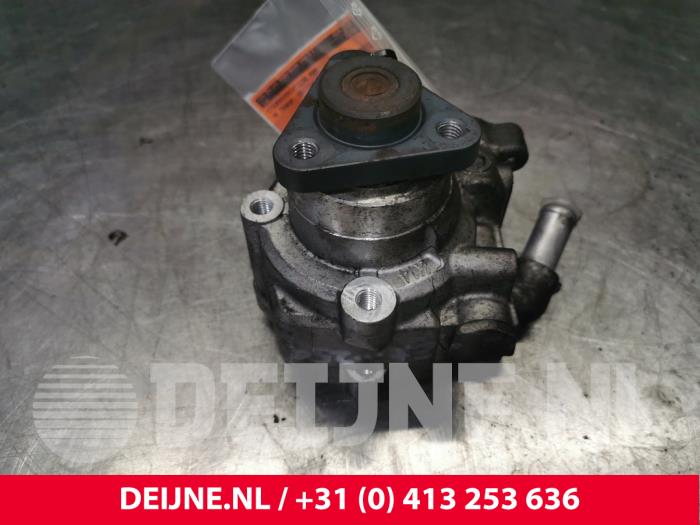 Begagnade Servostyrningspump Volkswagen Transporter/Caravelle T5 2.0 BiTDI DRF Pris € 121,00 Inklusive moms erbjuds av van Deijne Onderdelen Uden B.V.