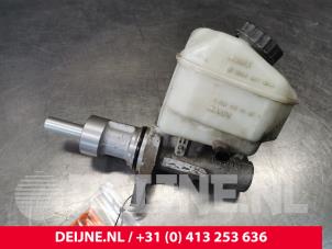 Gebrauchte Hauptbremszylinder Volkswagen Crafter 2.5 TDI 30/32/35/46/50 Preis € 48,40 Mit Mehrwertsteuer angeboten von van Deijne Onderdelen Uden B.V.