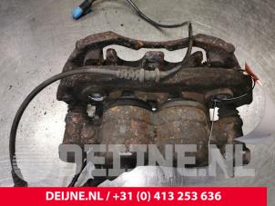 Used Front brake calliper, left Volkswagen Crafter 2.5 TDI 30/35/50 Price € 60,50 Inclusive VAT offered by van Deijne Onderdelen Uden B.V.