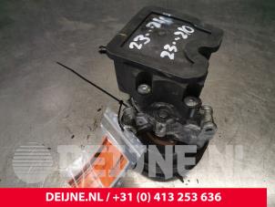 Usados Bomba de dirección asistida Mercedes Sprinter 5t (906.15/906.25) 515 CDI 16V Precio € 96,80 IVA incluido ofrecido por van Deijne Onderdelen Uden B.V.