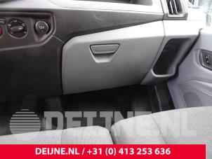 Usagé Boîte à gants Ford Transit 2.0 TDCi 16V Eco Blue 130 Prix sur demande proposé par van Deijne Onderdelen Uden B.V.