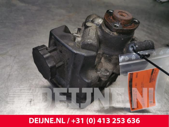 Usagé Pompe de direction Mercedes Sprinter 3,5t (906.73) 311 CDI 16V Prix € 90,75 Prix TTC proposé par van Deijne Onderdelen Uden B.V.
