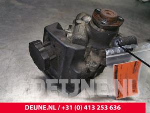 Used Power steering pump Mercedes Sprinter 3,5t (906.73) 311 CDI 16V Price € 90,75 Inclusive VAT offered by van Deijne Onderdelen Uden B.V.