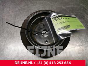Używane Kolo pasowe pompy wodnej Hyundai H-1/H-200 2.5 Tdi Cena € 48,40 Z VAT oferowane przez van Deijne Onderdelen Uden B.V.