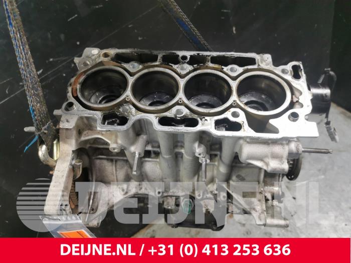 Engine crankcase from a Opel Combo Cargo 1.5 CDTI 75 2020