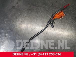 Used Oil dipstick Volvo XC90 I 2.4 D5 20V Price € 15,00 Margin scheme offered by van Deijne Onderdelen Uden B.V.