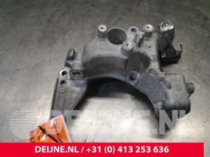 Used Alternator lower bracket Opel Combo Cargo 1.5 CDTI 75 Price € 36,30 Inclusive VAT offered by van Deijne Onderdelen Uden B.V.