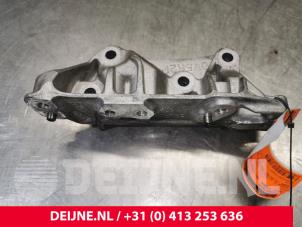 Used Engine mount Opel Combo Cargo 1.5 CDTI 75 Price € 48,40 Inclusive VAT offered by van Deijne Onderdelen Uden B.V.