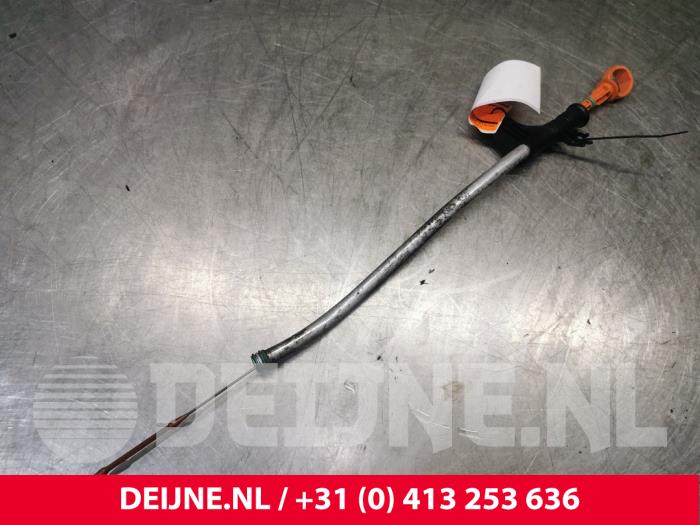 Oil dipstick from a Opel Combo Cargo 1.5 CDTI 75 2020