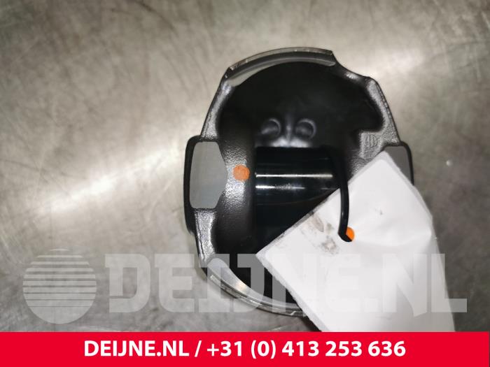 Usados Pistón Fiat Ducato Precio € 90,75 IVA incluido ofrecido por van Deijne Onderdelen Uden B.V.