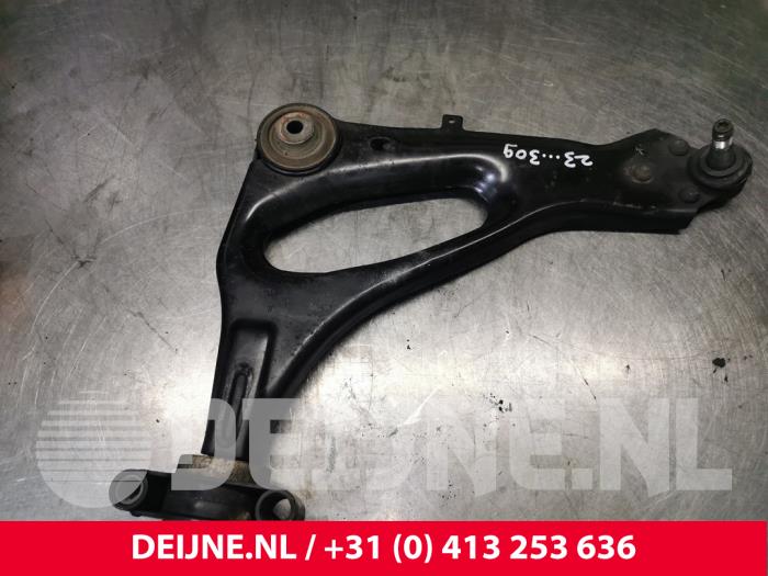 Front lower wishbone, right from a Mercedes-Benz Vito (447.6) 1.6 109 CDI 16V 2018
