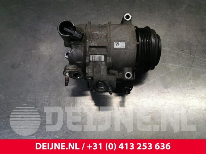 Usagé Pompe clim Ford Transit Connect (PJ2) 1.6 TDCi 16V 75 Prix € 181,50 Prix TTC proposé par van Deijne Onderdelen Uden B.V.