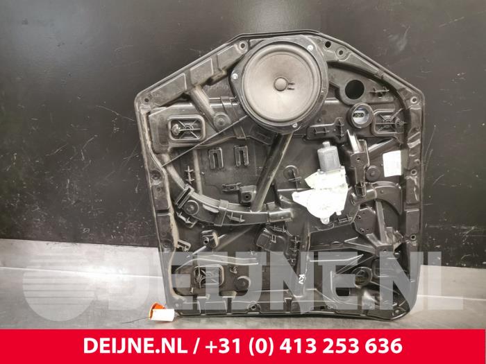 Window mechanism 2-door, front right from a Mercedes-Benz Vito (447.6) 1.6 109 CDI 16V 2018