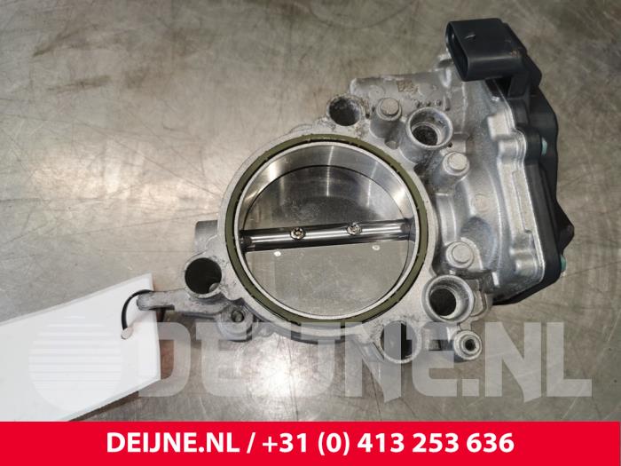 Throttle body from a BMW 3 serie Gran Turismo (F34) 320i 2.0 16V 2017