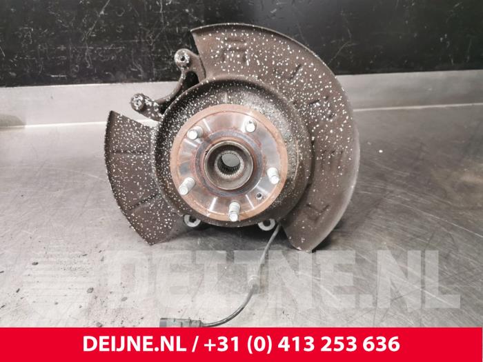 Begagnade Spindel, höger bak Tesla Model S 85 Pris € 363,00 Inklusive moms erbjuds av van Deijne Onderdelen Uden B.V.