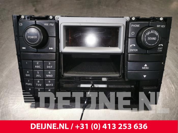 Używane Panel obslugi radia Volvo XC90 I 4.4 V8 32V Cena € 100,00 Procedura marży oferowane przez van Deijne Onderdelen Uden B.V.