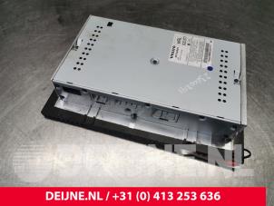 Usagé Amplificateur audio Volvo XC90 I 4.4 V8 32V Prix € 50,00 Règlement à la marge proposé par van Deijne Onderdelen Uden B.V.