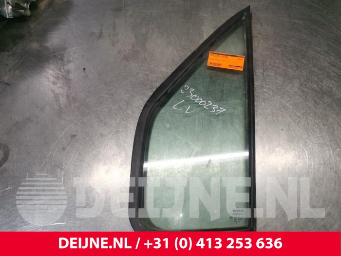 Usados Ventanilla triangular izquierda delante Iveco New Daily IV 35C12V, 35C12V/P, 35S12V, 35S12V/P Precio € 60,50 IVA incluido ofrecido por van Deijne Onderdelen Uden B.V.