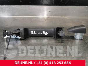 Usados Manilla puerta detrás Mercedes Sprinter 5t 515 CDI 2.0 D RWD Precio € 36,30 IVA incluido ofrecido por van Deijne Onderdelen Uden B.V.