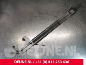 Used Oil cooler Mercedes Vito (639.6) 2.2 116 CDI 16V Euro 5 Price € 60,50 Inclusive VAT offered by van Deijne Onderdelen Uden B.V.