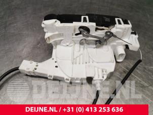 Used Sliding door lock mechanism, right Volkswagen Crafter 2.0 BiTDI Price on request offered by van Deijne Onderdelen Uden B.V.