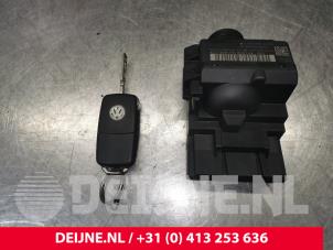 Usagé Serrure de contact + clé Volkswagen Crafter 2.0 BiTDI Prix € 242,00 Prix TTC proposé par van Deijne Onderdelen Uden B.V.
