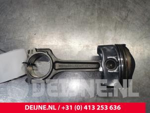 Usados Pistón Volvo V40 (MV) 1.6 T3 GTDi 16V Precio € 120,00 Norma de margen ofrecido por van Deijne Onderdelen Uden B.V.