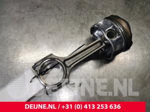 Usados Pistón Volvo V40 (MV) 1.6 T3 GTDi 16V Precio € 120,00 Norma de margen ofrecido por van Deijne Onderdelen Uden B.V.