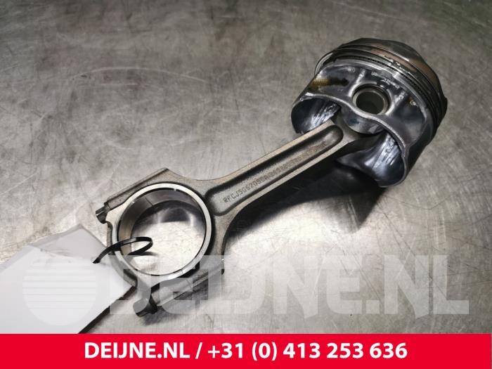 Usagé Piston Volvo V40 (MV) 1.6 T3 GTDi 16V Prix € 120,00 Règlement à la marge proposé par van Deijne Onderdelen Uden B.V.