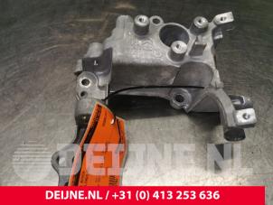 Used Alternator upper bracket Citroen Berlingo 1.6 BlueHDI 75 Price € 42,35 Inclusive VAT offered by van Deijne Onderdelen Uden B.V.