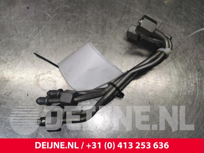 Usagé Conduit (divers) Mercedes Sprinter Prix € 72,60 Prix TTC proposé par van Deijne Onderdelen Uden B.V.