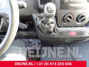 Used Gear stick Citroen Jumper (U9) 2.2 HDi 130 Euro 5 Price on request offered by van Deijne Onderdelen Uden B.V.