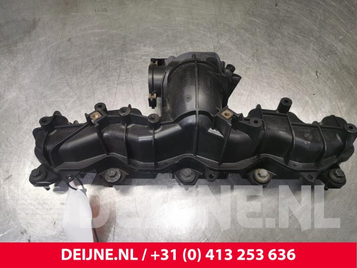 Intake manifold from a Citroën Jumper (U9) 2.2 HDi 150 Euro 5 2014