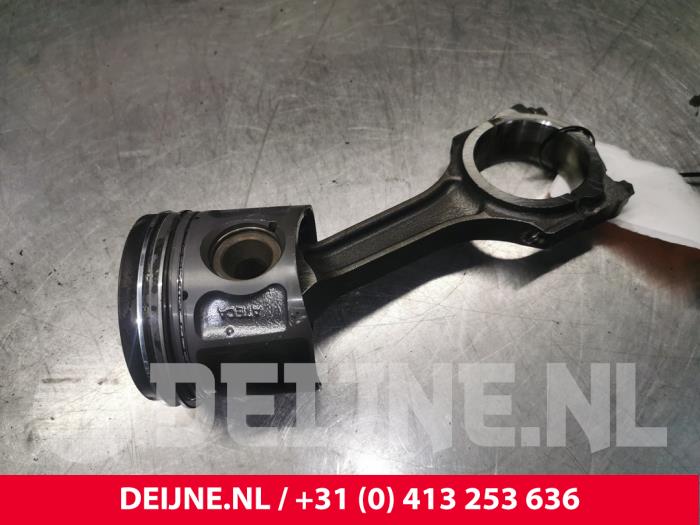 Usados Pistón Citroen Jumper (U9) 2.2 HDi 150 Euro 5 Precio € 60,50 IVA incluido ofrecido por van Deijne Onderdelen Uden B.V.