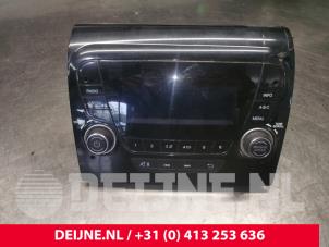 Used Radio Citroen Jumper (U9) 2.2 HDi 130 Euro 5 Price € 302,50 Inclusive VAT offered by van Deijne Onderdelen Uden B.V.