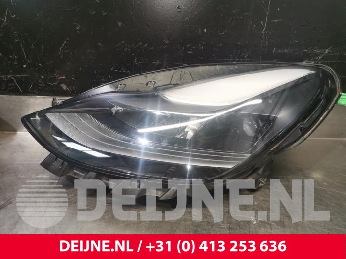 Używane Reflektor lewy Tesla Model Y (5YJY) Long Range,Performance AWD Cena € 605,00 Z VAT oferowane przez van Deijne Onderdelen Uden B.V.