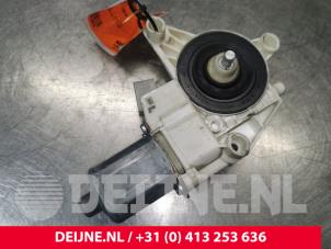 Used Door window motor Mercedes Vito (447.6) 2.2 114 CDI 16V Price € 24,20 Inclusive VAT offered by van Deijne Onderdelen Uden B.V.