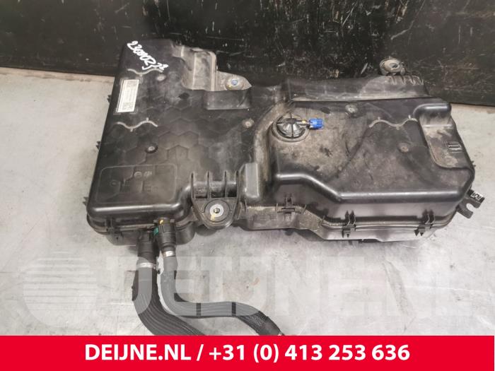 Gebrauchte Adblue Tank Volkswagen Transporter T6 2.0 TDI DRF Preis € 332,75 Mit Mehrwertsteuer angeboten von van Deijne Onderdelen Uden B.V.