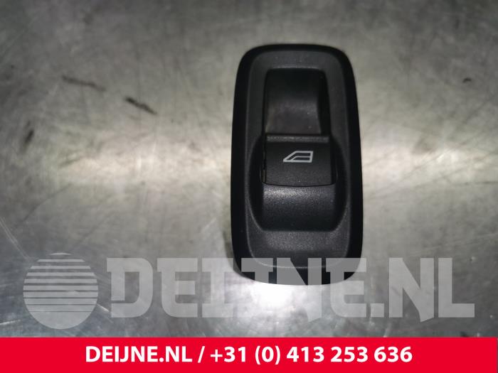 Electric window switch from a Ford Transit 2.0 TDCi 16V Eco Blue 130 2016