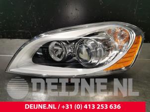 New Headlight, left Volvo XC60 Price € 798,60 Inclusive VAT offered by van Deijne Onderdelen Uden B.V.