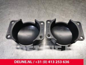 New Mistlampen set compleet Renault Kangoo Price € 25,41 Inclusive VAT offered by van Deijne Onderdelen Uden B.V.
