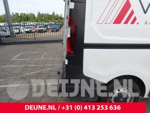 Usados Esquina de parachoques derecha detrás Opel Vivaro 1.6 CDTi BiTurbo Precio de solicitud ofrecido por van Deijne Onderdelen Uden B.V.