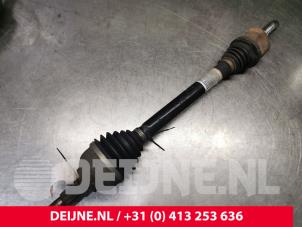 Used Front drive shaft, left Opel Vivaro 1.5 CDTI 102 Price on request offered by van Deijne Onderdelen Uden B.V.