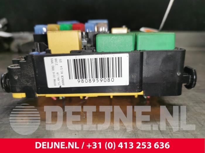 Fuse box Opel Vivaro 1.5 CDTI 102 9808959080 OPEL